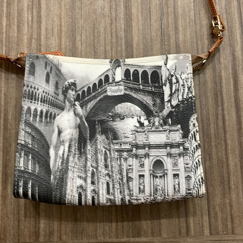 Italian leather handbag with Italian print